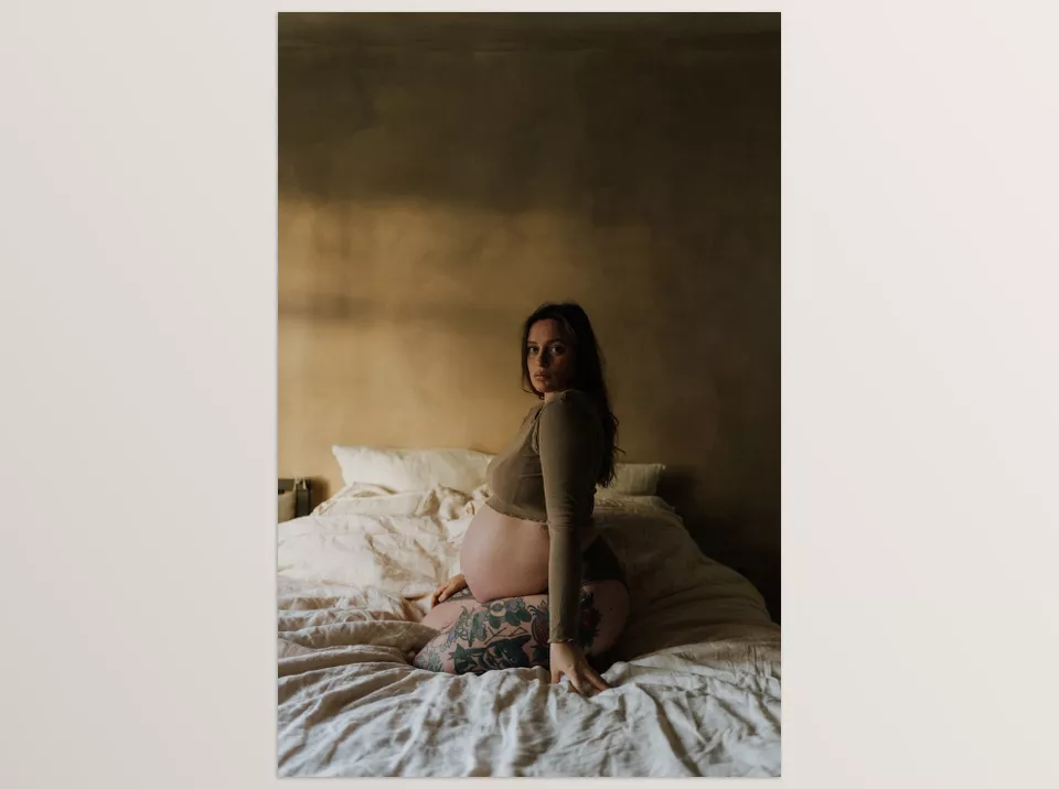 SALT and DUNE - With a penchant for soft and natural skin tones and a familiar, fresh but stylized palette to bring nostalgia to indoor and outside imagery.