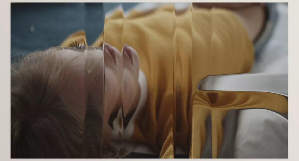 MonoNodes - Pure Glass Effect - Fine-tune transparency and distortion for the perfect cinematic touch.