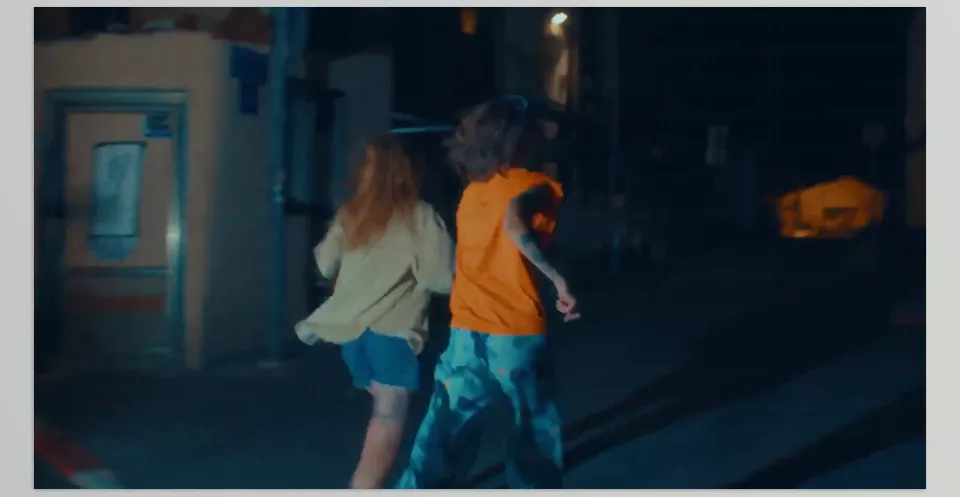 Luminous Light Leak Transitions - Enhance your footage with stunning cinematic transitions that bring light-based effects to life.
