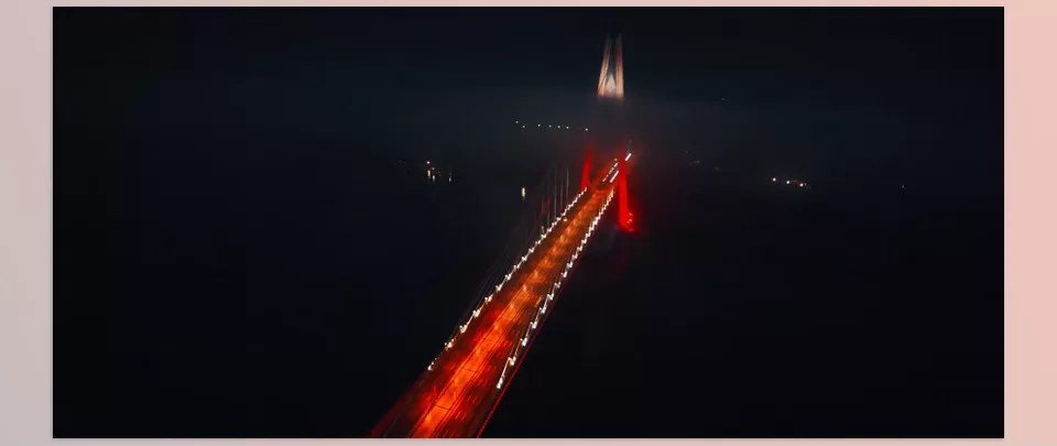 Light Transitions for Davinci Resolve - Add a professional touch to your edits in no time.
